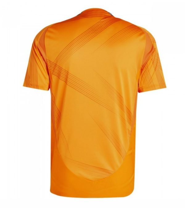 rm_away_24-25_back_1 rm_away_24-25_back_1