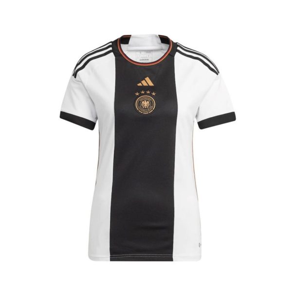 germany_lady_home1